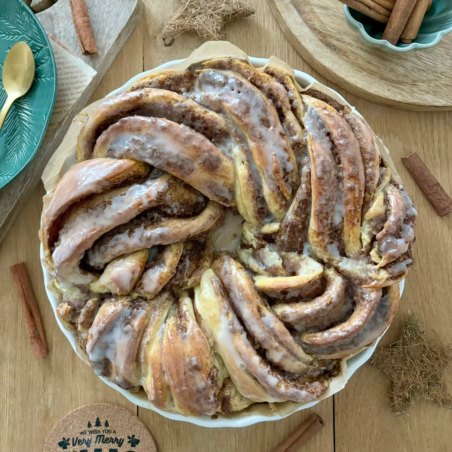 Wieniec drożdżowy z cynamonem